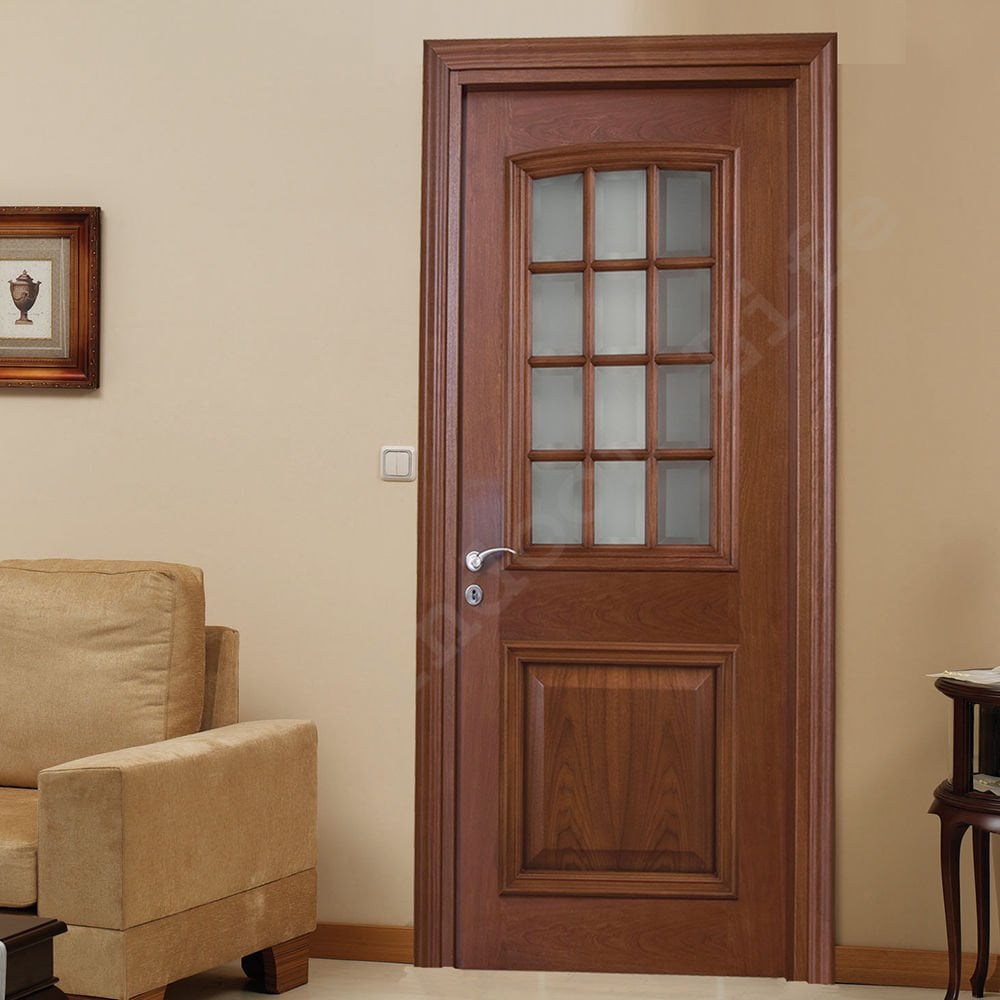 Fulya 12 Camlı Doğal Hareli Ceviz Ahşap Kapı
