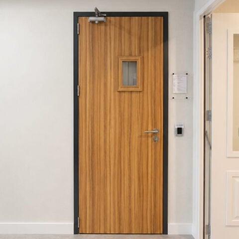 Indoor Life EI30-S Gözetleme Camlı  Metal Kasa Laminat  Ahşap Kanat Kapı