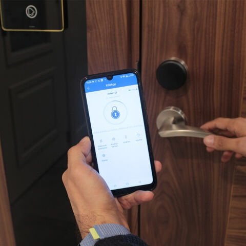 EI30-S-G 31 dB  Ses Yalıtımlı Yangına Dayanıklı Ahşap Kapı