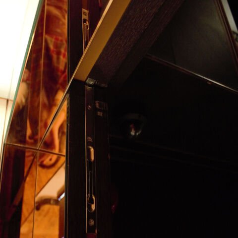 EI90 Yangına Dayanıklı 1,5 Kanat Aynalı Camlı Kapı