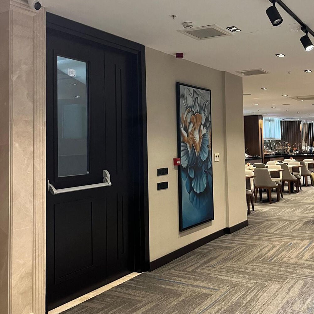 EI60 Camlı Diğer Lake Ahşap Kapı